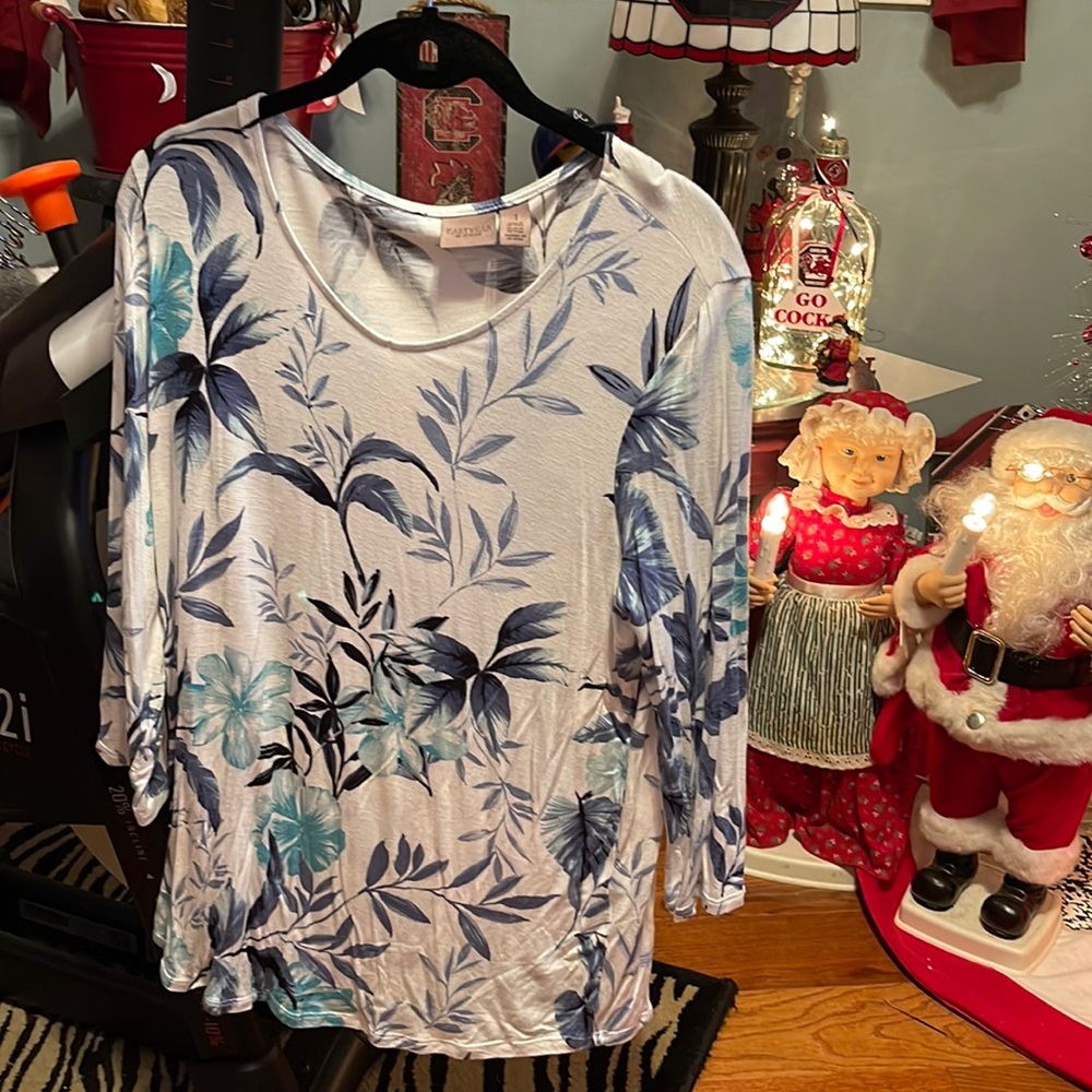 Chicos Easy Wear Top